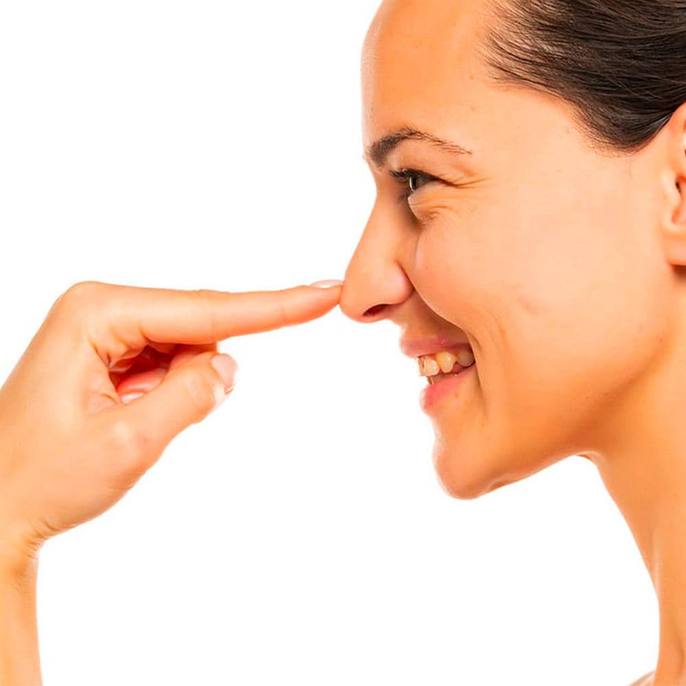 nez pointe tombante sourire nez pointu nez crochu nez tombant chirurgie du nez operation esthetique du nez rhinoplastie chirurgie plastique chirurgien esthetique paris dr frederic picard