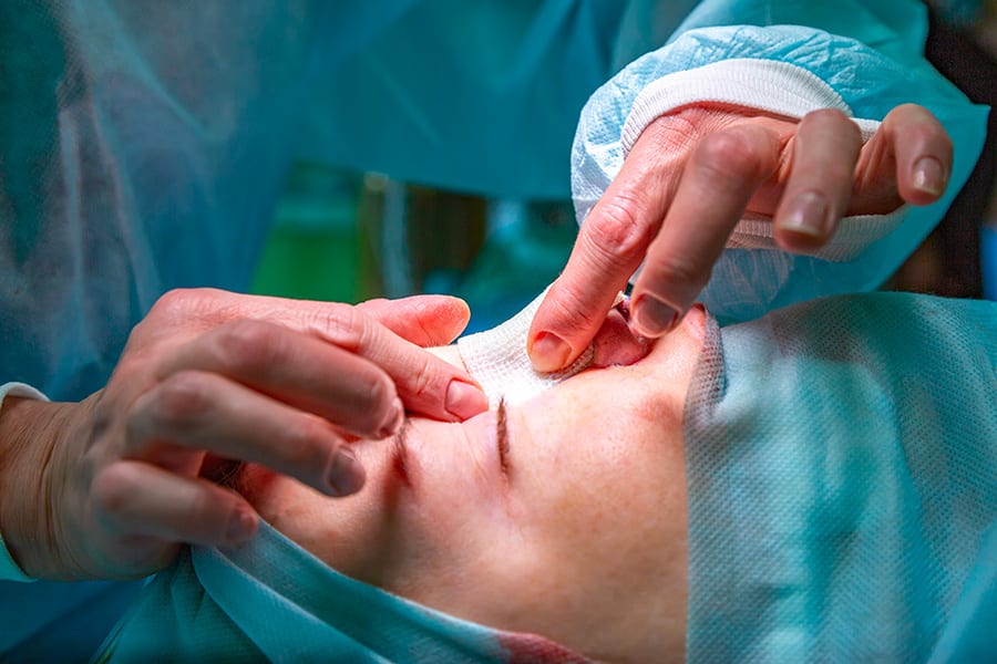 rhinoplastie ultrasonique douleur chirurgie du nez chirurgie plastique chirurgien esthetique paris dr frederic picard rhinoplastie ultrasonique douleur chirurgie du nez chirurgie plastique chirurgien esthetique paris dr frederic picard